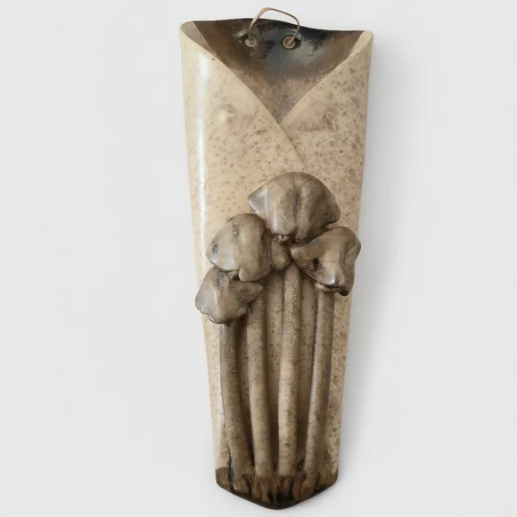 Hilborn Vintage Studio Art Pottery 3D Mushroom Relief Wall Pocket Vase Signed - Picture 6 of 7